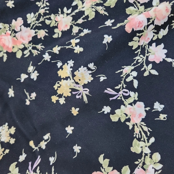 Floral Mesh Slip - Picture 3 of 4